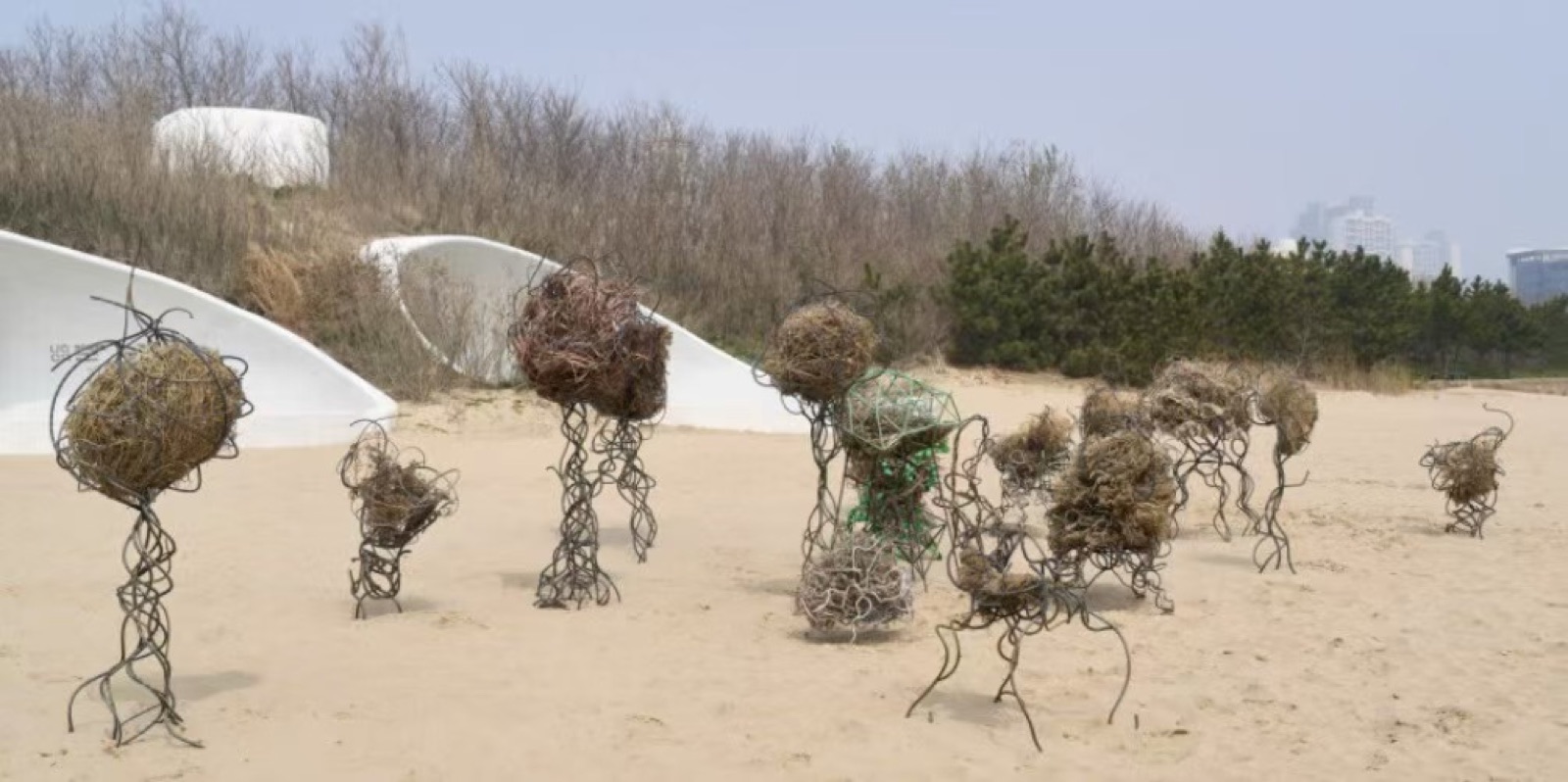 幽暗地表艺术作品